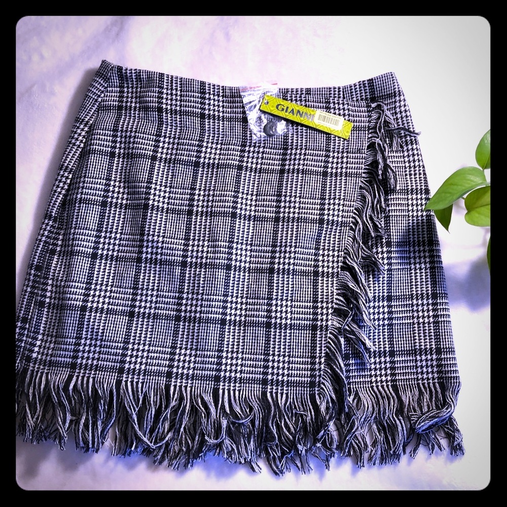 Mini plaid skirt